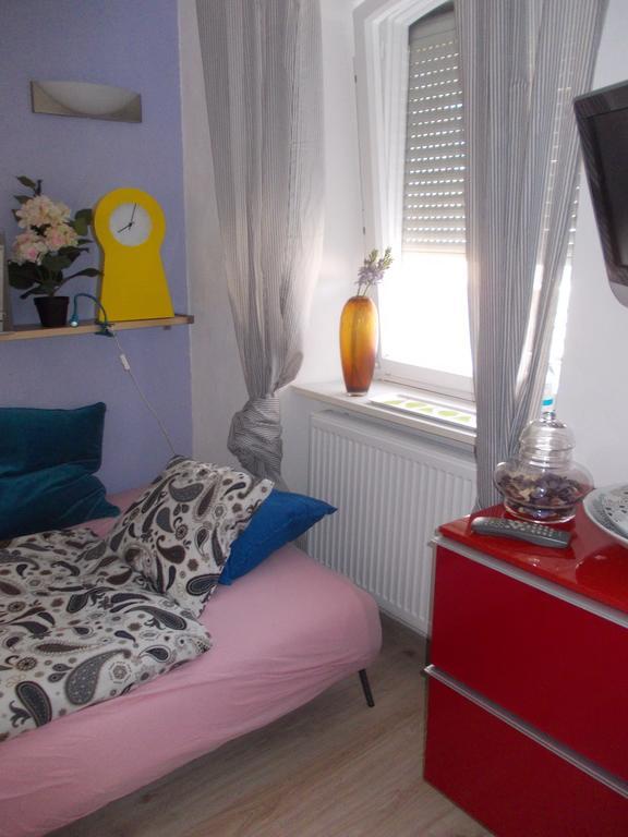 Zimmervermietung Am Stadtplatz / Bhf 8 Min / A8 Traunstein Kamer foto