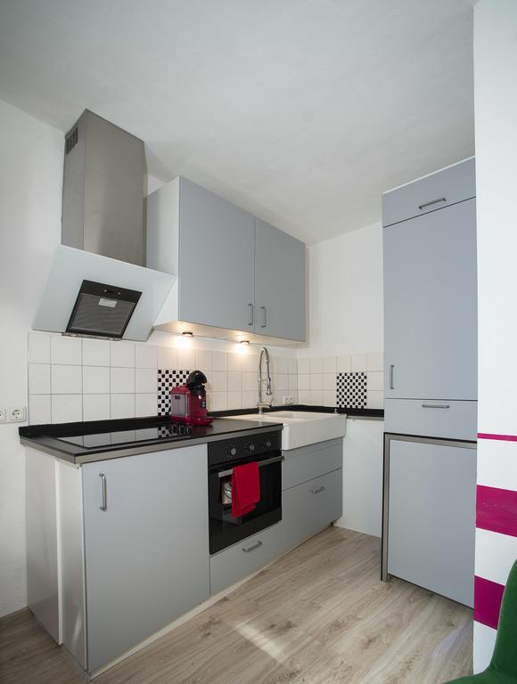 Zimmervermietung Am Stadtplatz / Bhf 8 Min / A8 Traunstein Buitenkant foto