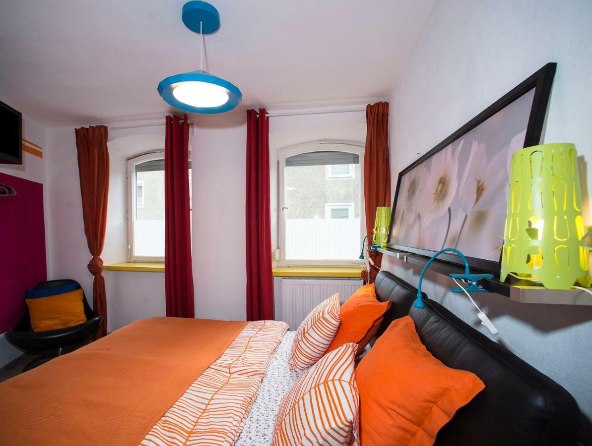 Zimmervermietung Am Stadtplatz / Bhf 8 Min / A8 Traunstein Kamer foto